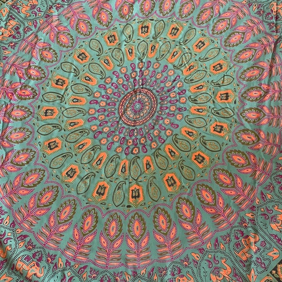 Urban Outfitters Tapestry - Picture 3 of 5